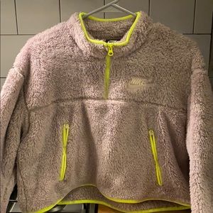 Nike Pull Over